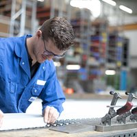 a working mechanicianper